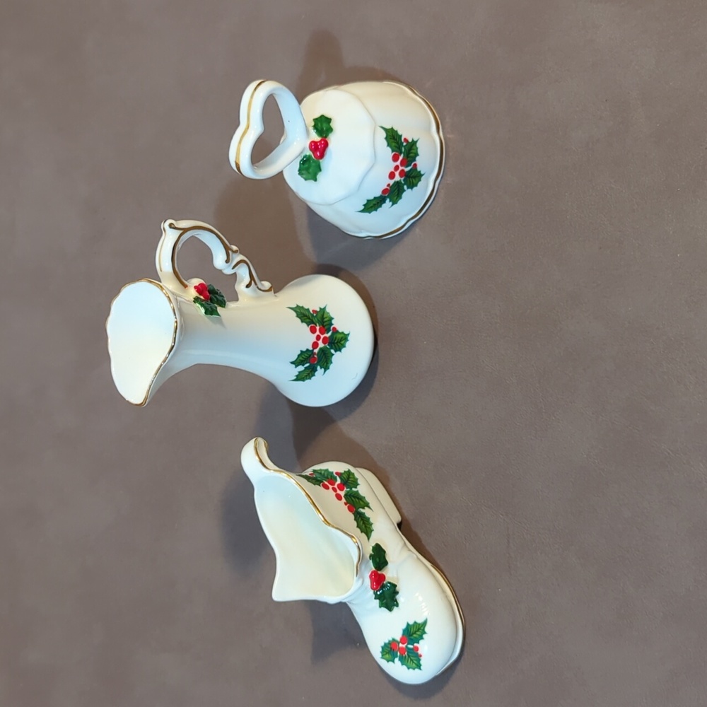 Vintage Miniature Enesco 1978 Maruri   masterpiece set of 3 Holly Bone China Pcs